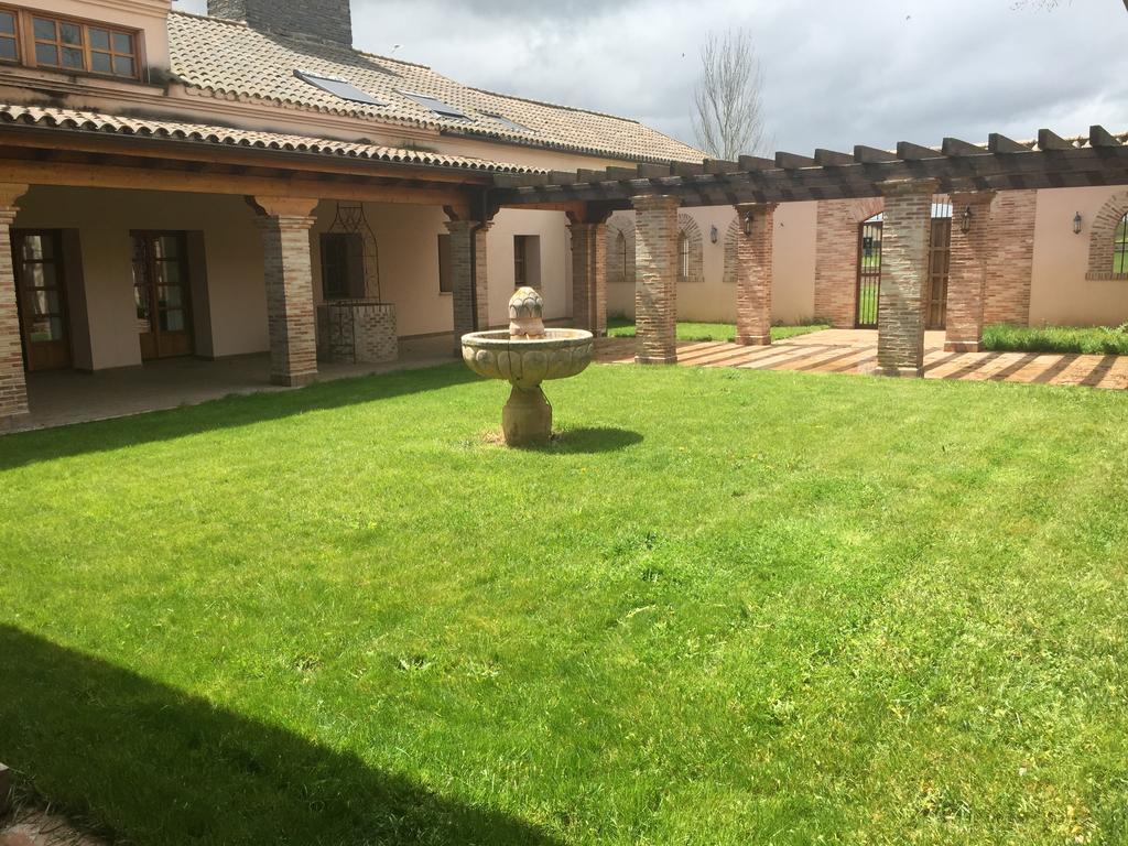 Villa La Casona del Tormes Almenara de Tormes Esterno foto